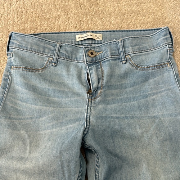 Abercrombie jeans - Picture 2 of 3